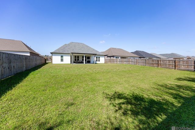 10151 Oak Colony Dr, Baton Rouge, LA 70817
