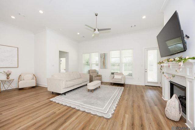 10151 Oak Colony Dr, Baton Rouge, LA 70817
