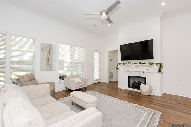 10151 Oak Colony Dr, Baton Rouge, LA 70817