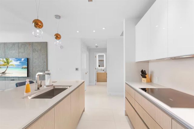3100 N OCEAN Drive H-1401, Singer Island, FL 33404
