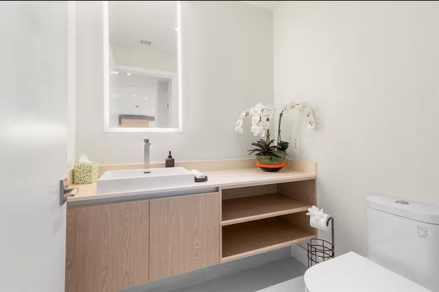3100 N OCEAN Drive H-1401, Singer Island, FL 33404