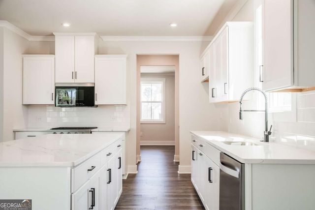 180 Henley Street, Canton, GA 30114