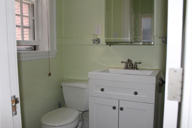 31 Concord Ave 11, Cambridge, MA 02138
