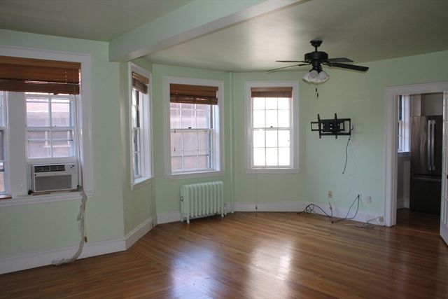 31 Concord Ave 11, Cambridge, MA 02138