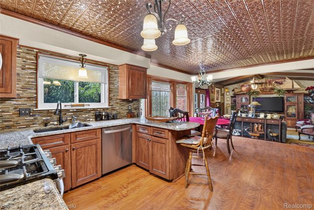45331 Rector Drive, Canton Charter Township, MI 48188