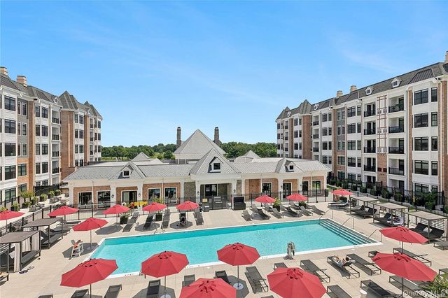 695 Merrick Avenue 240, Westbury, NY 11590