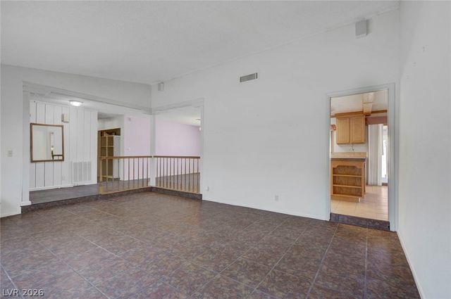 1900 Stonehaven Drive, Las Vegas, NV 89108
