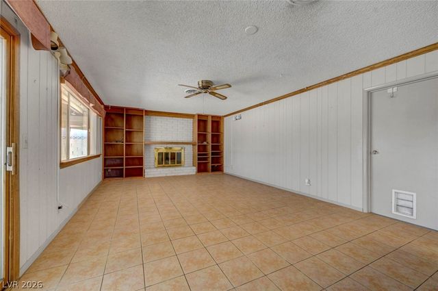 1900 Stonehaven Drive, Las Vegas, NV 89108