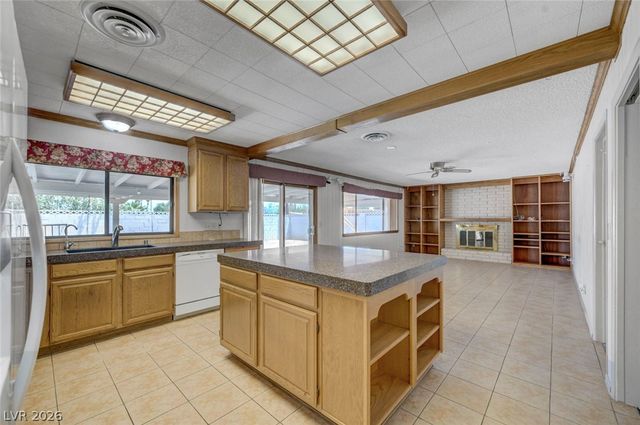 1900 Stonehaven Drive, Las Vegas, NV 89108
