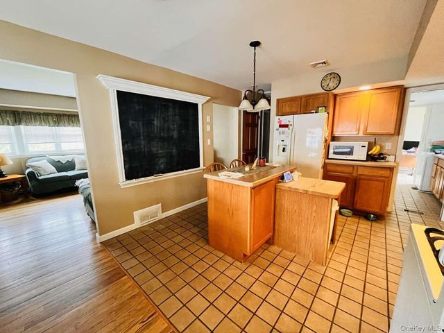 20 Neversink Drive, Newburgh, NY 12550