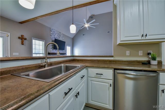 13525 13525 Vineyard Way, Northport, AL 35475