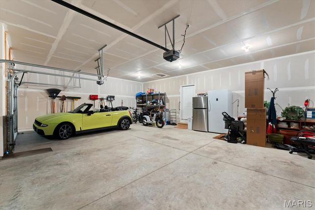 3163 Ashley Drive, Glen Carbon, IL 62034