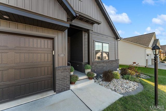 3163 Ashley Drive, Glen Carbon, IL 62034