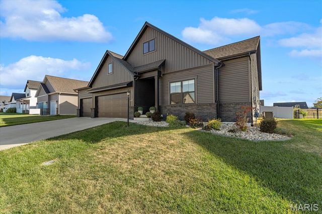 3163 Ashley Drive, Glen Carbon, IL 62034