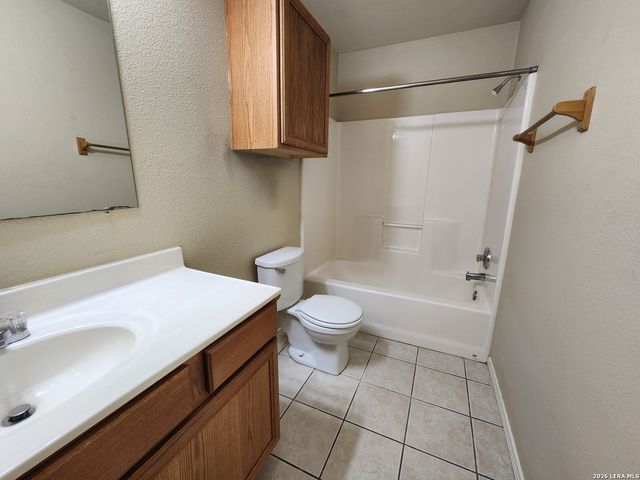 1146 MISTY ACRES DR, New Braunfels, TX 78130