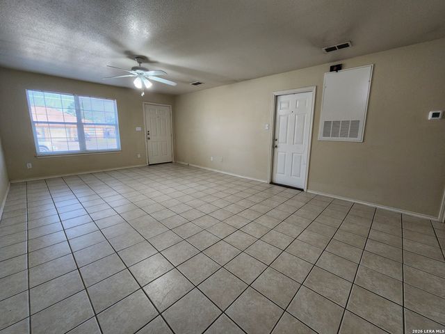 1146 MISTY ACRES DR, New Braunfels, TX 78130