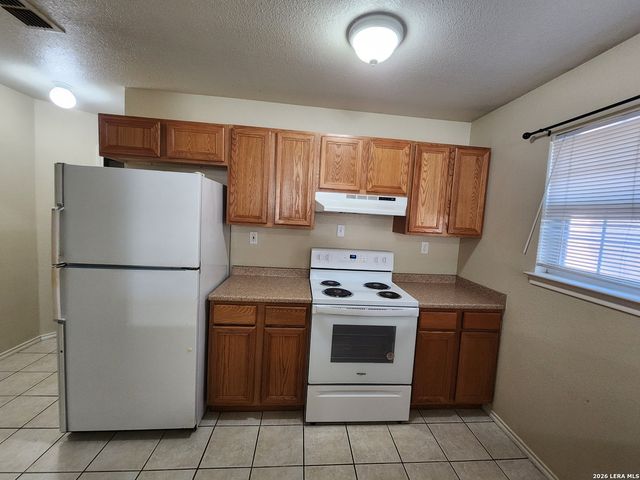 1146 MISTY ACRES DR, New Braunfels, TX 78130