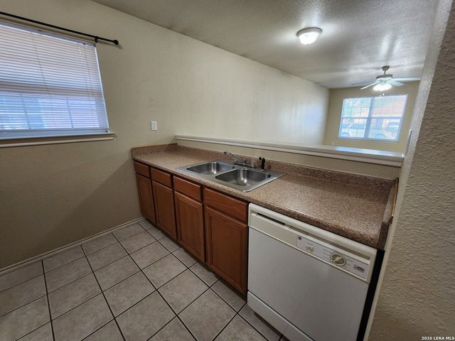1146 MISTY ACRES DR, New Braunfels, TX 78130
