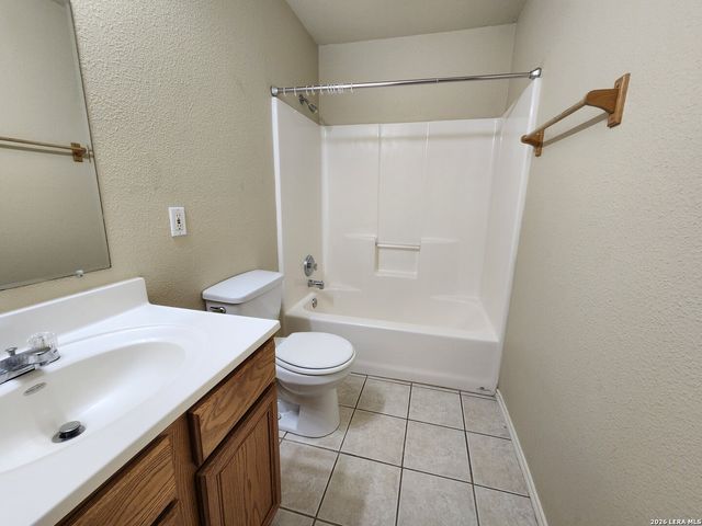 1146 MISTY ACRES DR, New Braunfels, TX 78130