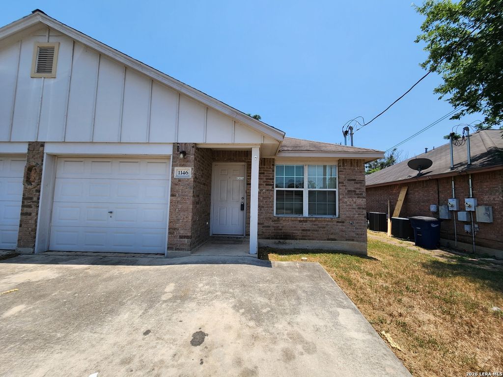 1146 MISTY ACRES DR, New Braunfels, TX 78130