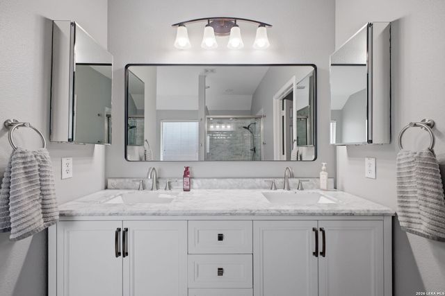 539 Parkmont Ct, San Antonio, TX 78258