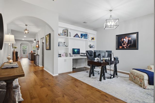 539 Parkmont Ct, San Antonio, TX 78258