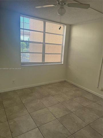 9450 Live Oak Pl 305, Davie, FL 33324