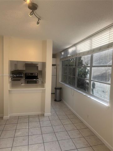 9450 Live Oak Pl 305, Davie, FL 33324