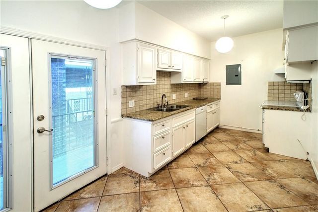 4420 Harlanwood Drive 228, Fort Worth, TX 76109