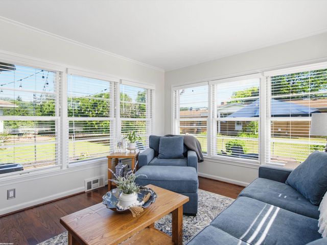21023 Thiele Street, Saint Clair Shores, MI 48081