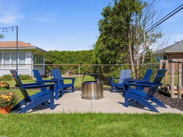 21023 Thiele Street, Saint Clair Shores, MI 48081