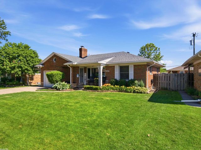 21023 Thiele Street, Saint Clair Shores, MI 48081