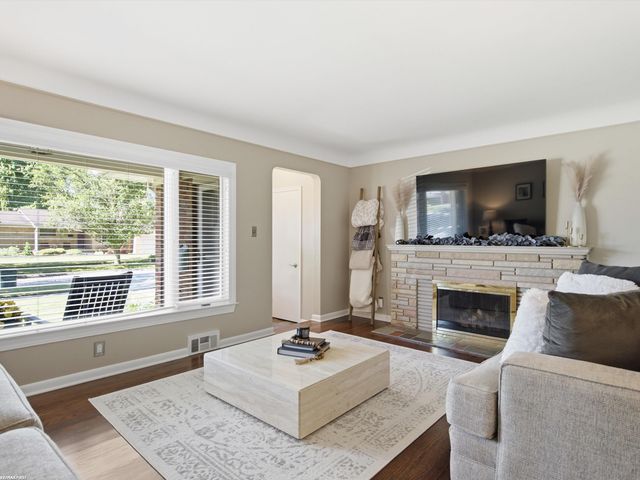 21023 Thiele Street, Saint Clair Shores, MI 48081