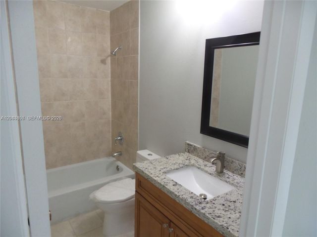10794 N Kendall Dr B22, Miami, FL 33176