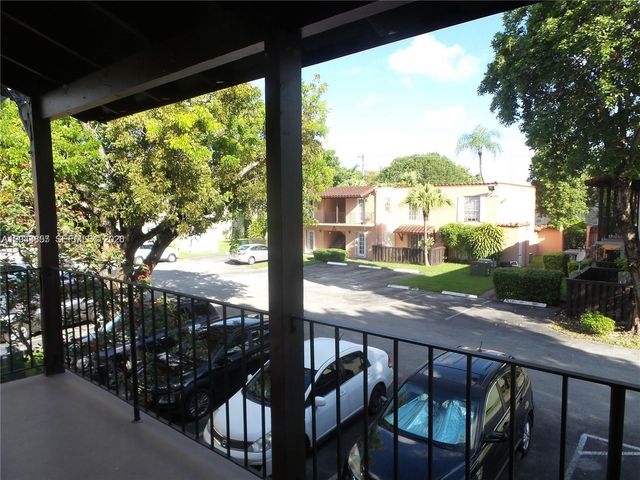 10794 N Kendall Dr B22, Miami, FL 33176