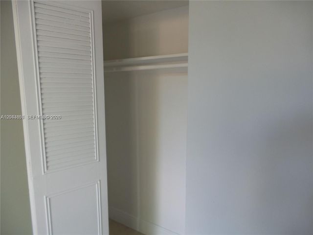 10794 N Kendall Dr B22, Miami, FL 33176