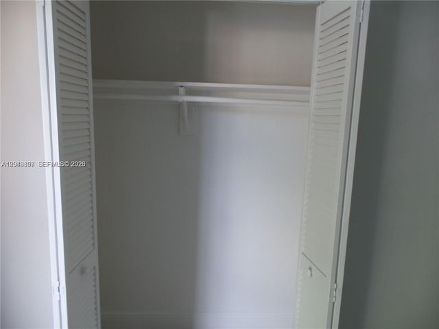 10794 N Kendall Dr B22, Miami, FL 33176
