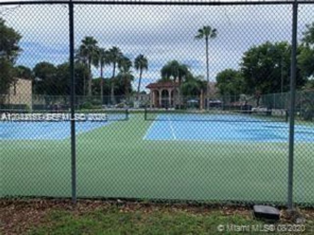 10794 N Kendall Dr B22, Miami, FL 33176