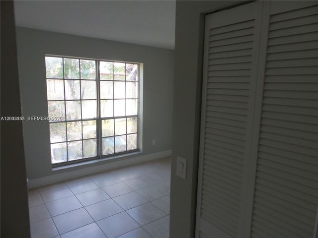 10794 N Kendall Dr B22, Miami, FL 33176