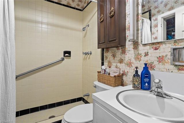 301 Carolina Avenue, Asheboro, NC 27203