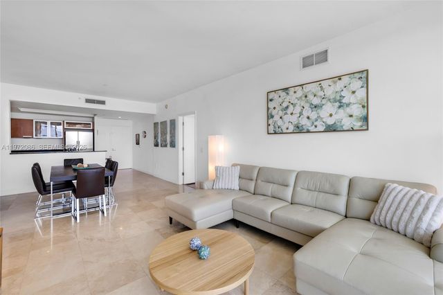 3131 NE 188th St 1-910, Aventura, FL 33180