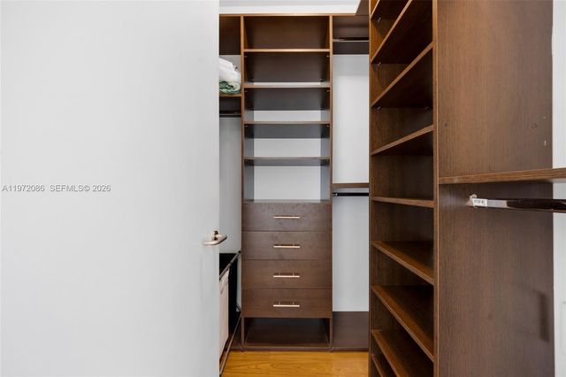 3131 NE 188th St 1-910, Aventura, FL 33180