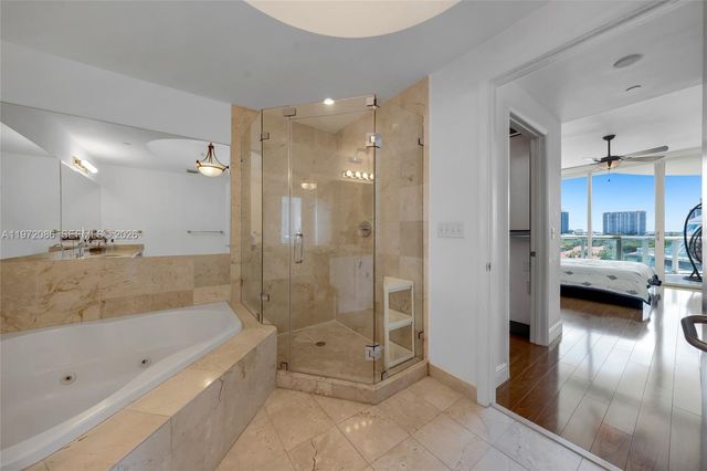 3131 NE 188th St 1-910, Aventura, FL 33180