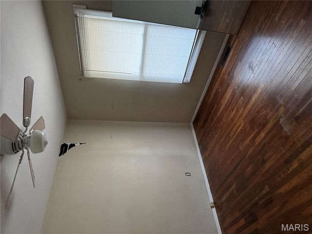 11377 Fox Hall Lane, St Louis, MO 63136