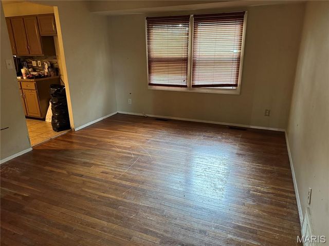 11377 Fox Hall Lane, St Louis, MO 63136