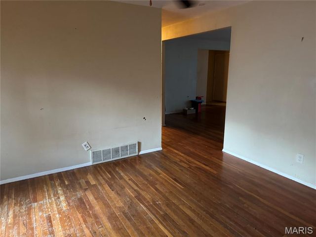 11377 Fox Hall Lane, St Louis, MO 63136