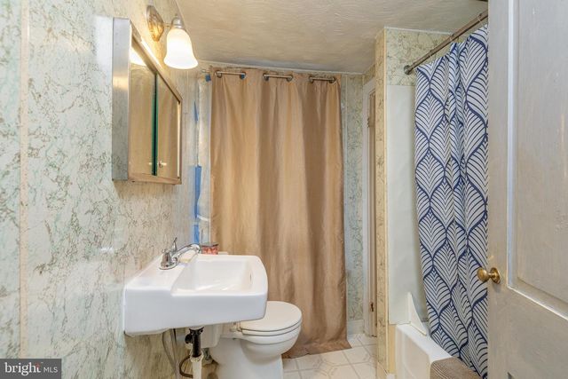 26 CHESTNUT ST, Lumberton, NJ 08048