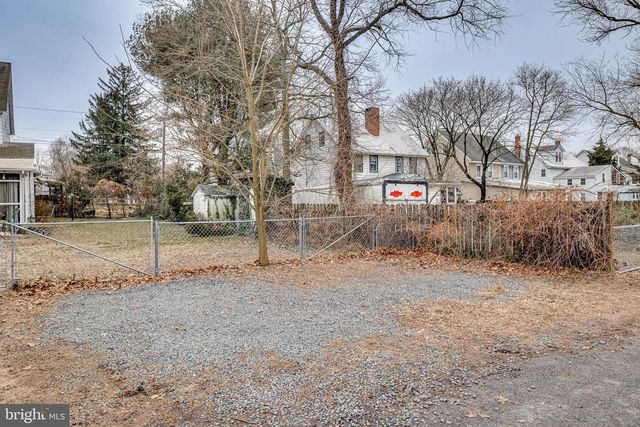 26 CHESTNUT ST, Lumberton, NJ 08048