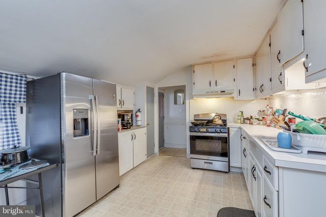 26 CHESTNUT ST, Lumberton, NJ 08048