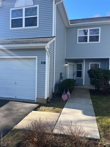 82 Lakeview Drive, Manorville, NY 11949